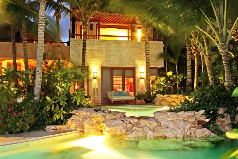 Caribbean villa terrace prepared for a beachfront stay